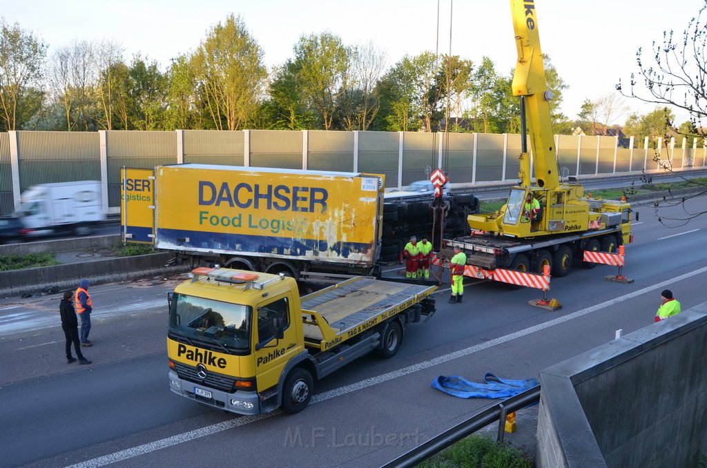 VU LKW umgestuerzt A 3 Rich Oberhausen Hoehe AS Koeln Koenigsforst P070.JPG - Miklos Laubert